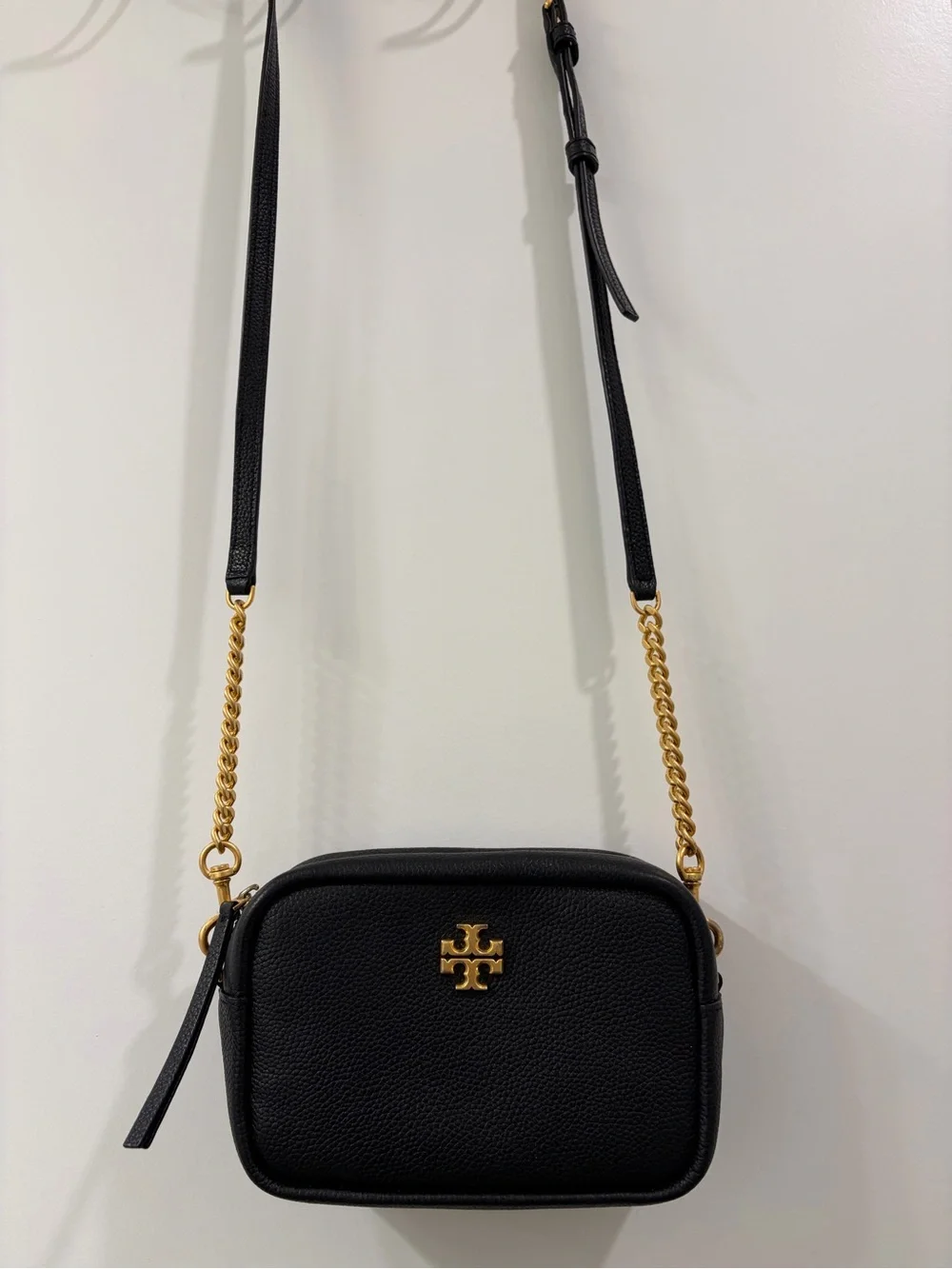 Tory Burch Kira Black Pebbled Leather Crossbody with Gold Hardware - Picture 2 of 8